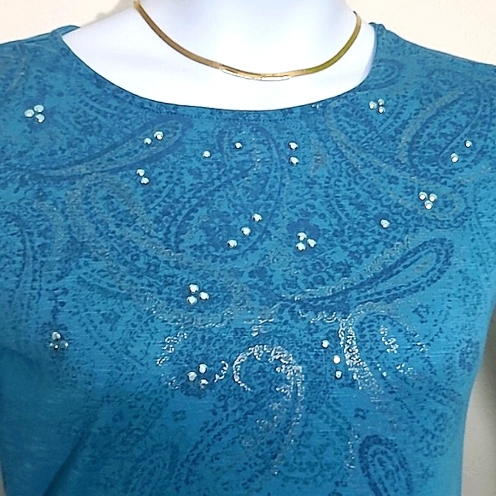 T shirt 3/4 sleeve silver studs teal blue green paisley graphic print stretch